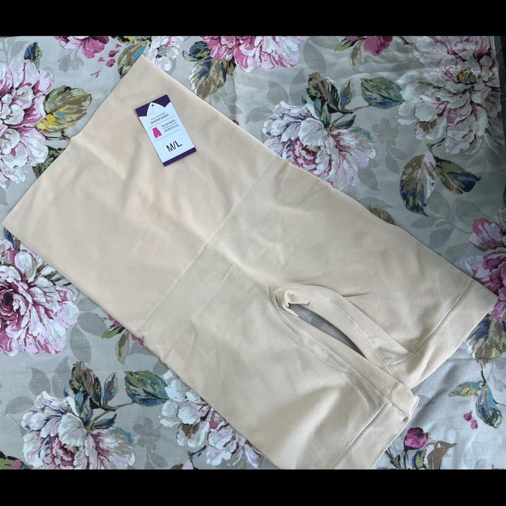 Empetua/Shapermint shapewear. High waisted thigh short.